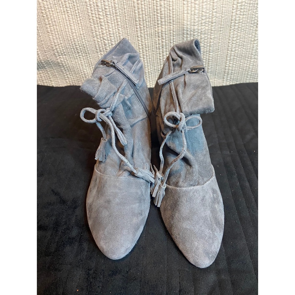 White House Black Market Grey Suede Tassel Ankle Boots Block Heel 7M